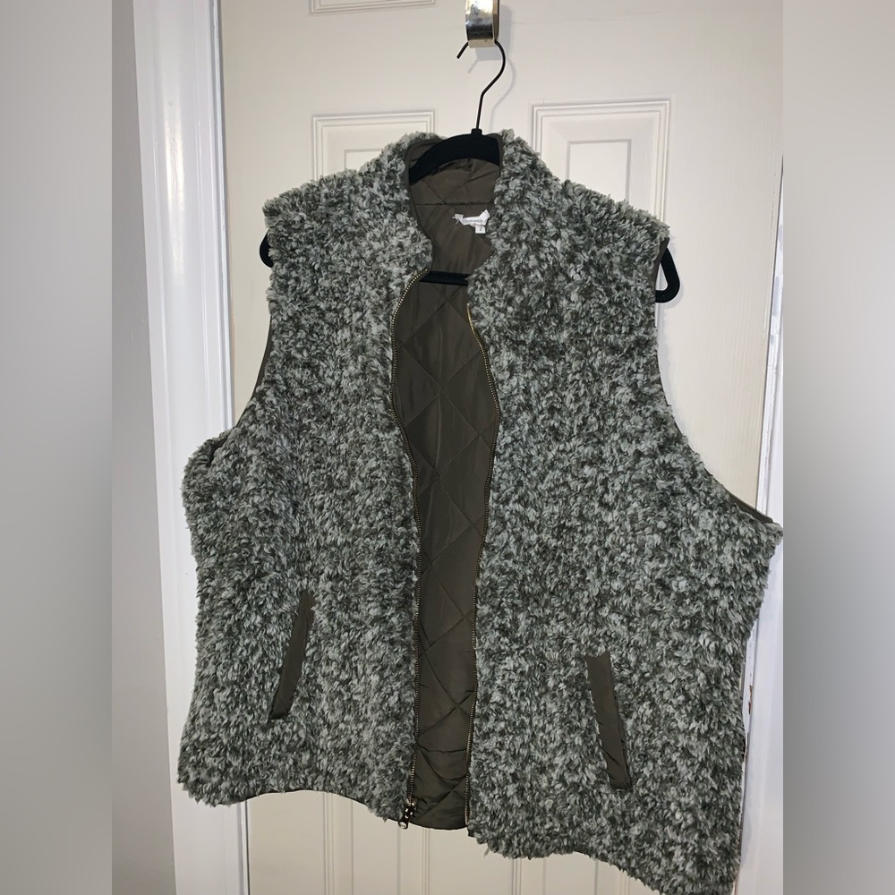 Maurice’s Vest 2x